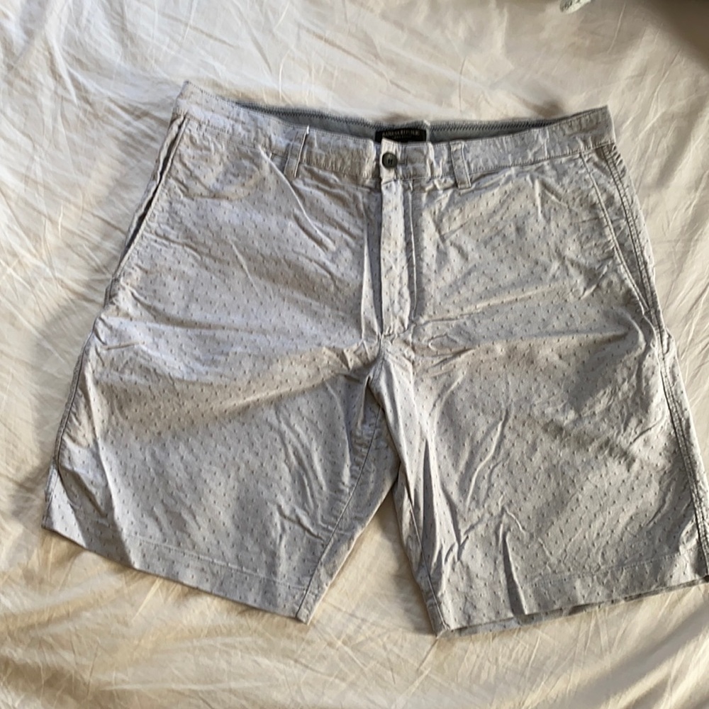 Banana Republic Men’s Aiden Shorts, Grey, Size 36